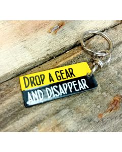 Drop a gear emaljnyckelring