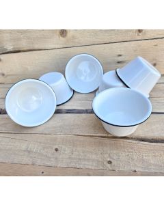 Set med 6 emaljbrickor (fat)