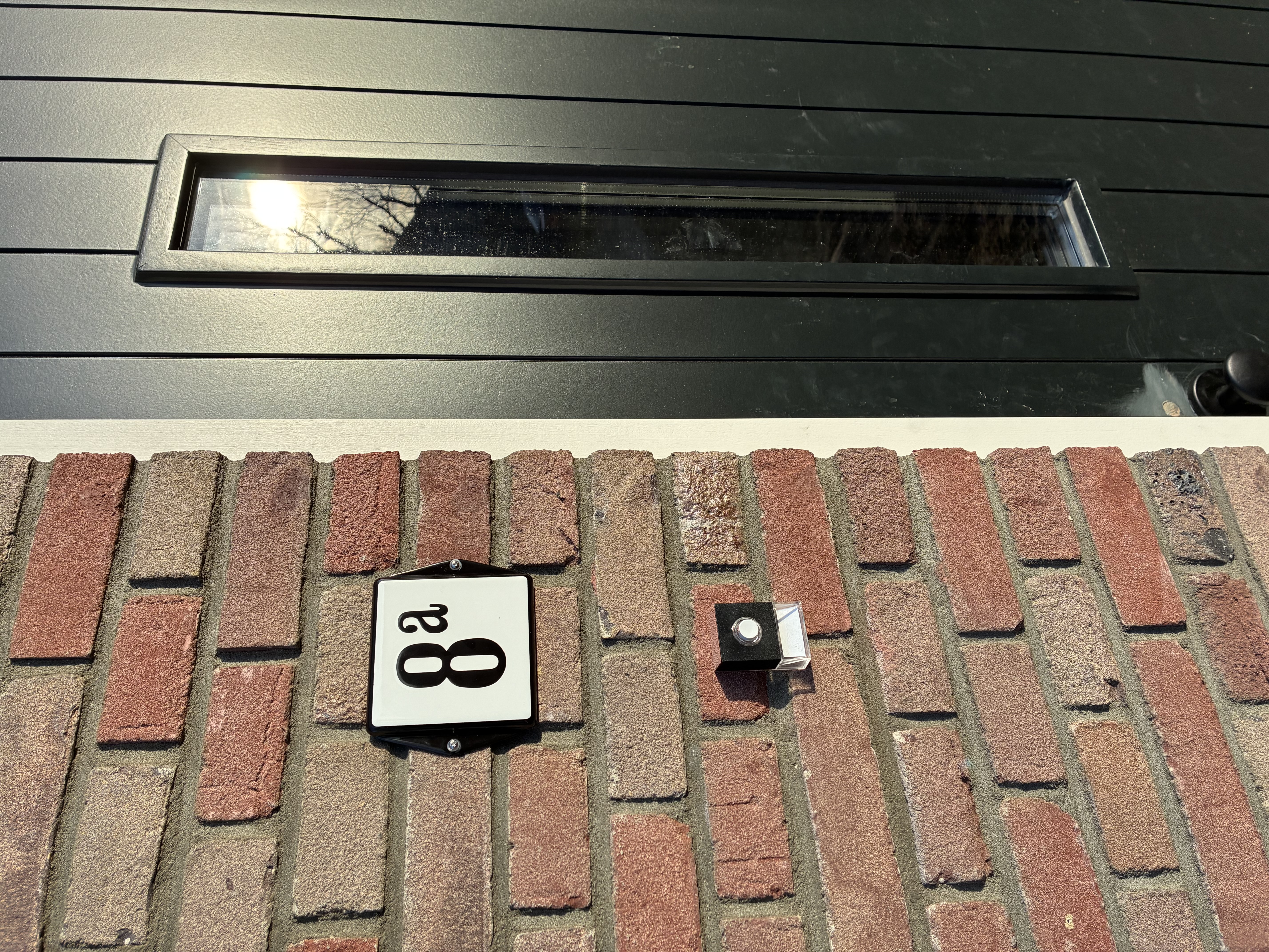 Husnummer modell öra Färgade öron